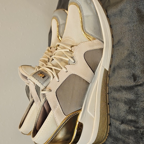 Michael Kors Women's Sneakers Sz. 10 Training Shoes Gray & Gold 2.5" Heel - Picture 5 of 13